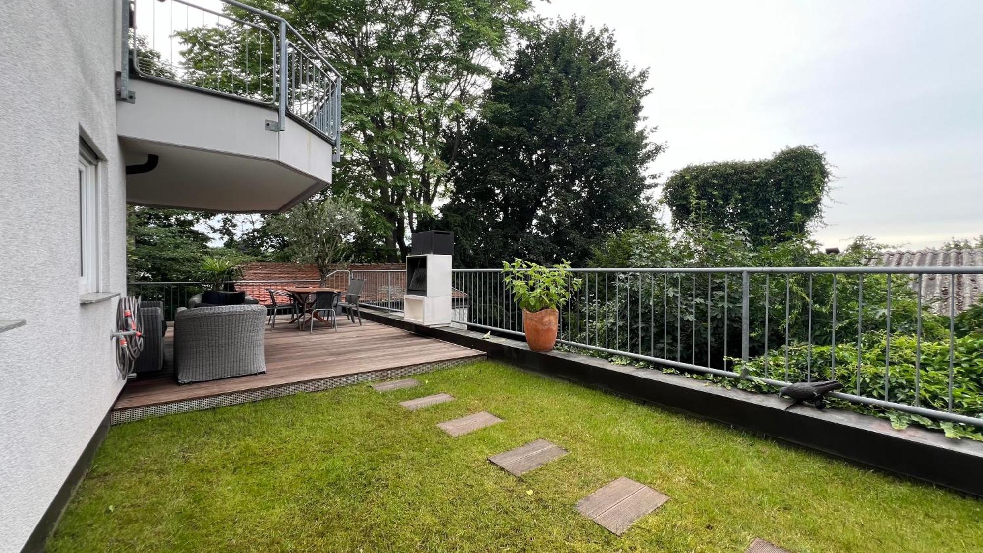 Ludwigshome Luxus - Zentral, Kostenloser Parkplatz, Terrasse Ludwigsburg Exterior photo